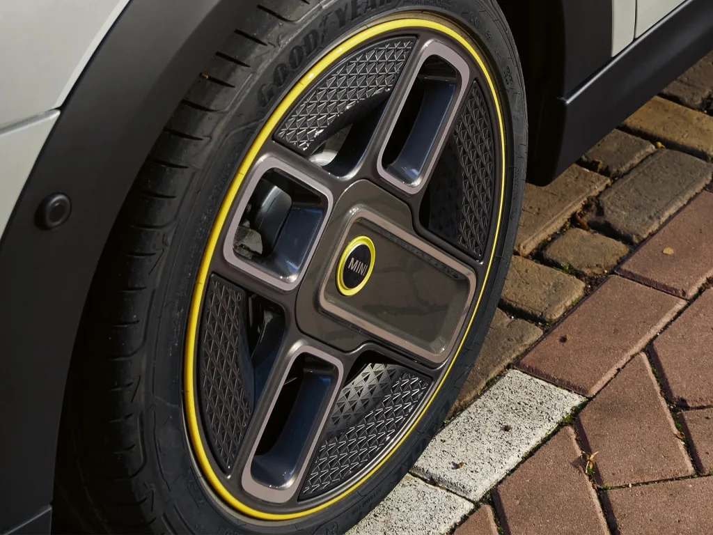Electric Mini Servicing in Perth 1